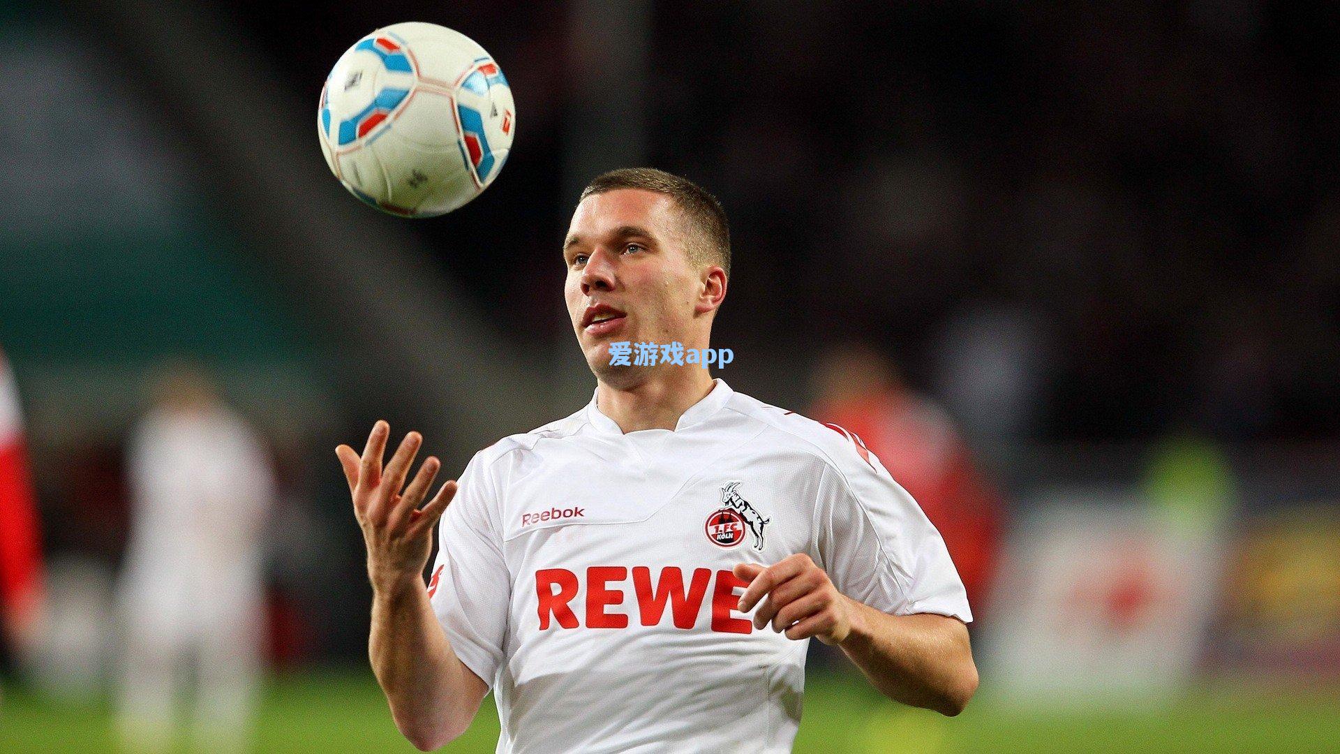 纽卡斯尔联主场发威,安东尼-戈登半场破门助球队领先本菲卡